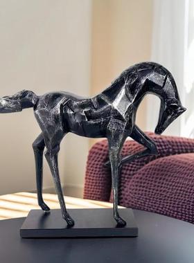 现代攀爬人物处雕塑饰摆样板房售楼客厅件软装品2625创意桌面摆设