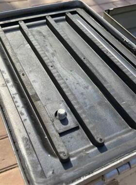 新式海30铁箱全密封一体铁箱冷轧边钢材侉子用箱摩托车提手质成型