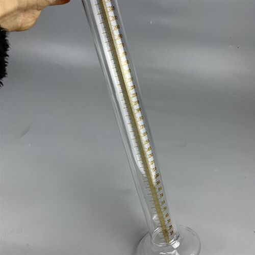 玻璃精密量筒1000ml分度1ml耐高温玻璃量筒1升量筒1000条刻度线 - 图0