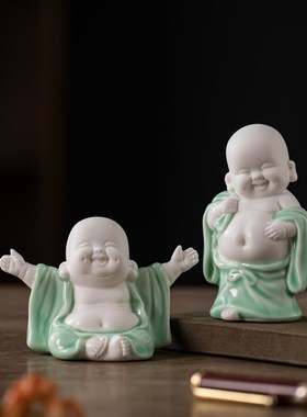 陶瓷招财开心弥勒佛小摆件办公室桌面博古架笑佛像装饰品茶桌摆设
