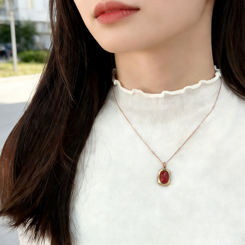 ENIMOL日本aka阿卡红珊瑚牛血色蛋面吊坠 18k金钻石镶嵌 轻奢百搭 - 图3