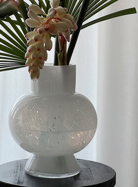 物里 高级感白色玻璃花瓶法式复古插花养花瓶样板房中古摆件花器