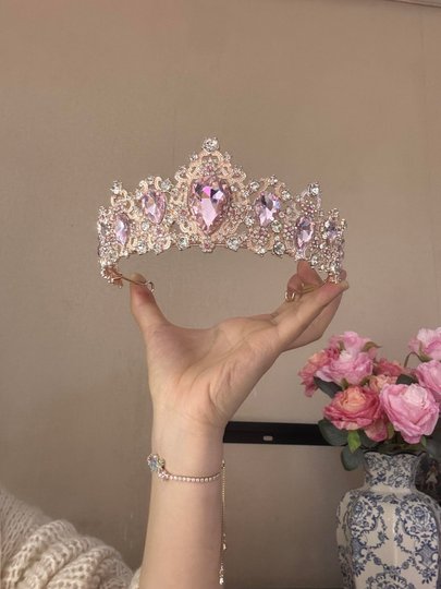 粉色水晶皇冠头饰女公主儿童生日王冠新款高端拍照道具高级感发饰