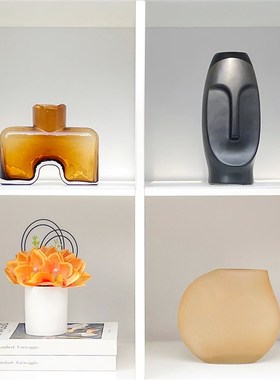 样板间现代软装饰品书柜创意树脂陶瓷工艺品仿真花玻璃摆件ZH3436