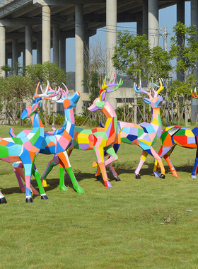 玻璃钢几何鹿雕塑小区公园广场楼盘别墅草坪彩绘动物色块摆件装饰