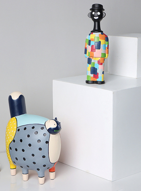 样板间儿童房卡通风人物动物猫摆件简约创意抽象彩色树脂软装饰品