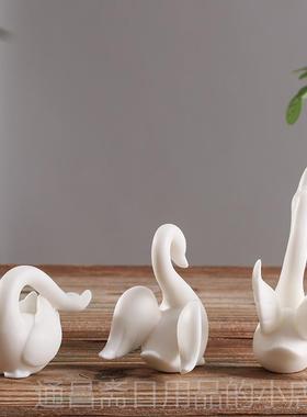 高档精品泥德化陶瓷盘摆件白玉白天桌面茶玄关电视柜软装鹅家居小