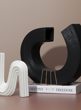 现代极简几何字母U形陶瓷摆件样板房别墅酒店客厅书柜软装饰品