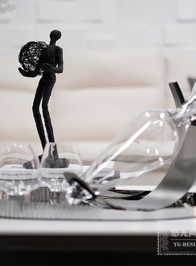 现代简约样板房客厅餐厅陶瓷花艺花器组合玻璃酒器不锈钢托盘摆件