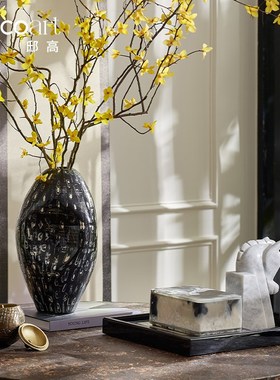 邸高样中古风极简公司办公室书房背景柜玉石装饰盒猎豹雕塑摆件小