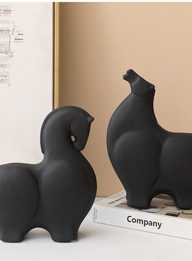 现代磨砂黑白马陶瓷摆件会所样板房民宿创意动物装饰品工艺品摆设