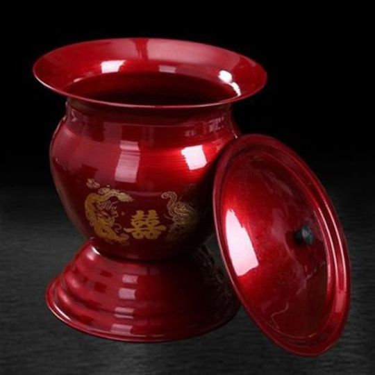 Seau descendant de crachoir en fer, fournitures de mariage, grand crachoir rouge, pot de chambre en émail rouge, urinoir avec couvercle, dot de mariage