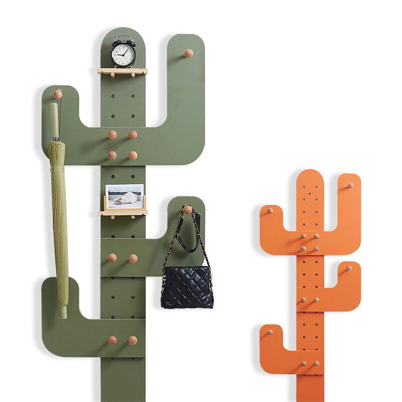 Carpenter's uncle's entryway cactus hole board to hang clothes, entry door creative wall-mounted coat rack