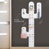Carpenter's uncle's entryway cactus hole board to hang clothes, entry door creative wall-mounted coat rack