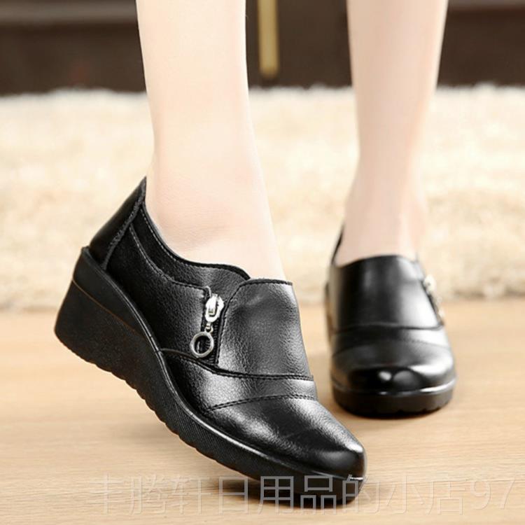 Authentic slope leather shoes with medium thick heel, round toe, soft sole, non-slip mom shoes for middle-aged and elderly women, comfortable heel shoes