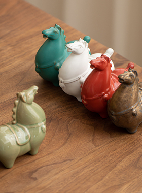 陶瓷唐马摆件小号招财客厅玄关酒柜桌面装饰品办公桌生肖马摆设