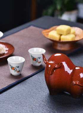创意牛气冲天陶瓷红色牛摆件中式家居客厅招财装饰吉祥物酒柜摆设