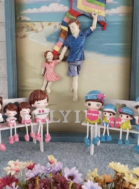 现代家居小装饰品摆件客厅酒柜创意迷你家里房间室内树脂吊脚娃娃