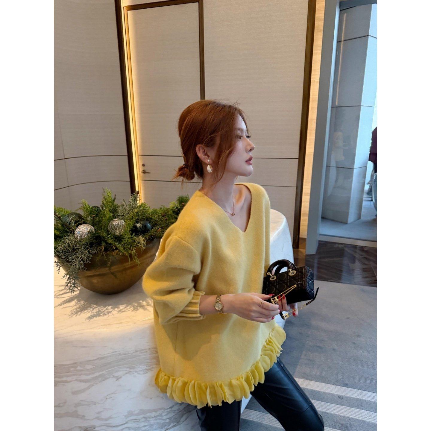 套装女2026新款法式高级感气质V领花朵边针织衫毛衣显瘦黑色皮裤,淘宝优惠券,粉丝福利购,淘宝优惠卷