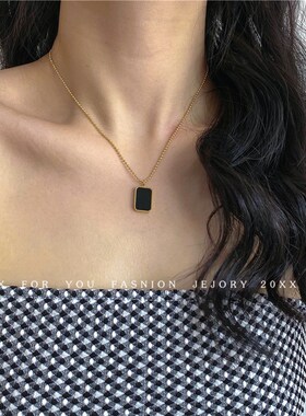 复古黑色方牌项链女轻奢小众设计感高级气质锁骨链2022年新款夏季