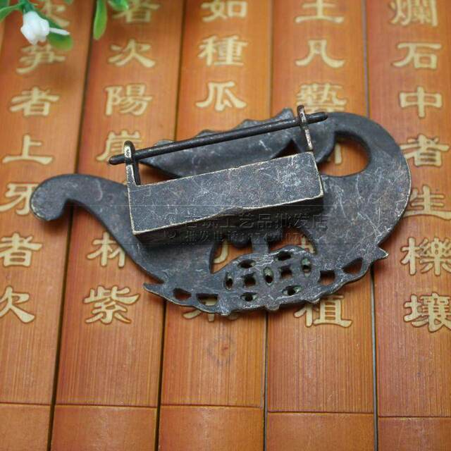 Antiques and miscellaneous locks, handicrafts, complex 709 bronze lock craftsmanship, locks in front of the eyes, copper door locks