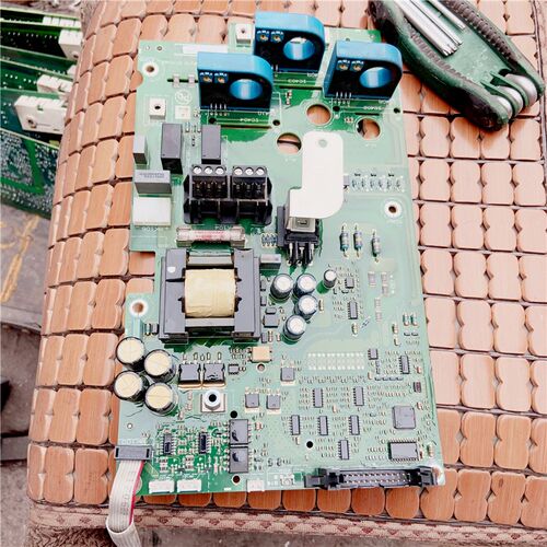 丹佛斯变频器FC360系列37 30KW电源板132B6172 - 图3