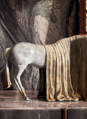 骏马主题摆件老板办公室书房书架摆件酒店样品屋展示中心吧台接待