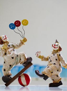 北欧小丑人物摆件家居客厅装饰玄关酒柜电视柜装饰品树脂工艺品