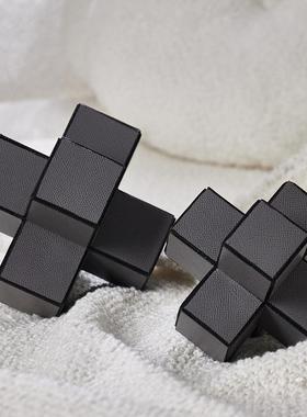 创意简约十字马毛皮革摆件书房客厅桌面样板间电视柜茶几酒柜软装