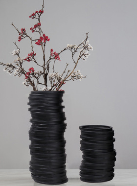 简约现代陶瓷艺术黑色圆环层叠花器摆件样板间客厅玄关桌面装饰品