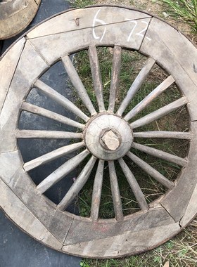 古朴怀旧老物件完好老车轱辘拍戏马车旧轮子香樟木车轮装饰摆饰