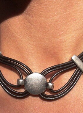 Retro Simple Multilayer Leather Rope Alloy Pendant Choker Ne