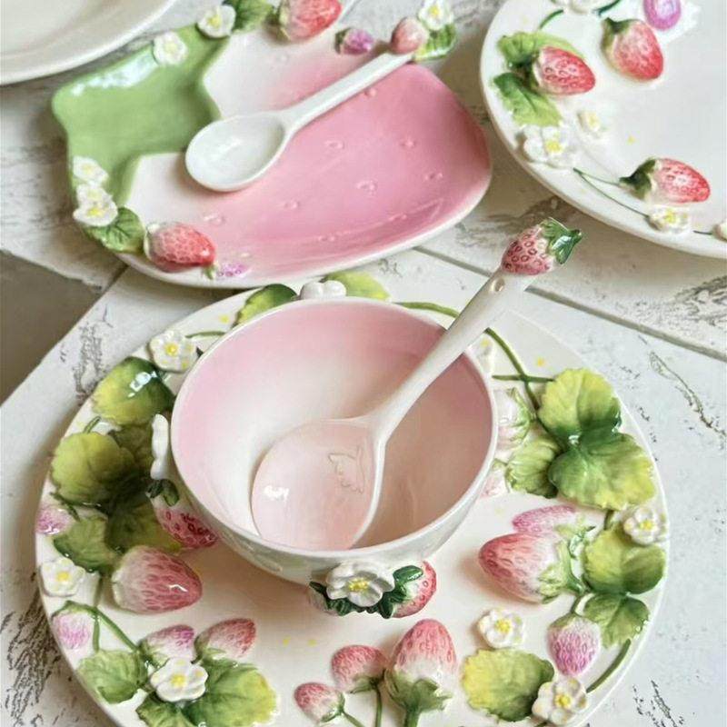 草莓压花陶瓷餐具，沙拉碗勺，手绘网红精美礼品，可爱的釉下颜色,淘宝优惠券,粉丝福利购,淘宝优惠卷