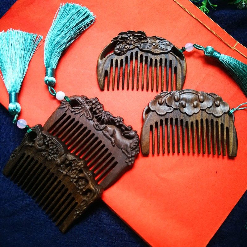 天然沉香木梳子家用防静电檀木便携式宽齿雕花小梳子女士个人护理,淘宝优惠券,粉丝福利购,淘宝优惠卷
