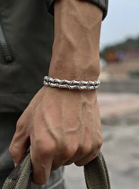 2023 New Simple Twisted Stainless Steel Open Bangles for Men
