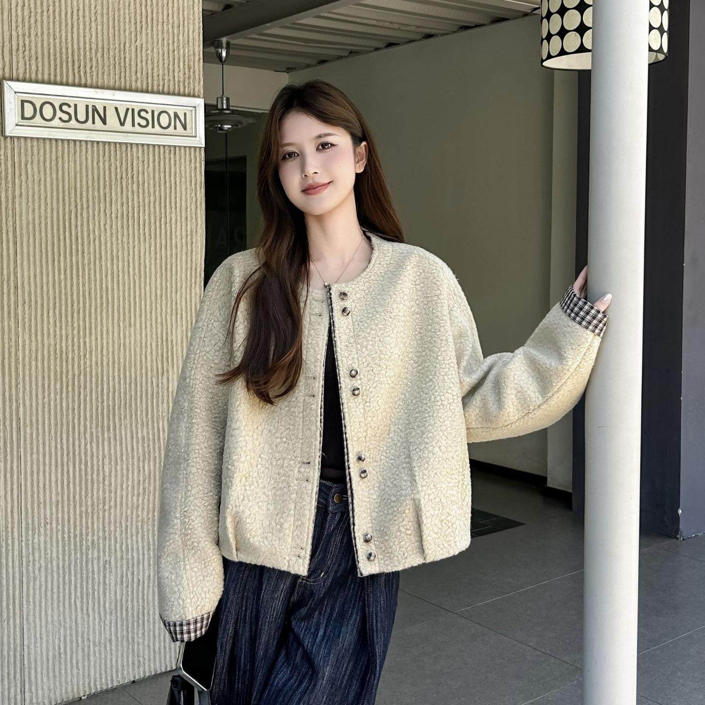 2025新款韩版小香风撞色圆领羊羔毛外套女高级感气质百搭短款上衣,淘宝优惠券,粉丝福利购,淘宝优惠卷