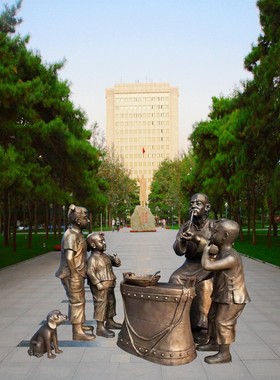 铸铜雕塑定制民风民俗小吃街锻铜人物雕像商业街商场景观装饰摆件