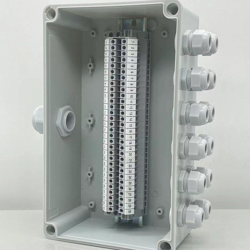 绝缘耐高温塑料盒1进12出配电分线箱防水接线盒UK端子箱 支持定制,淘宝优惠券,粉丝福利购,淘宝优惠卷
