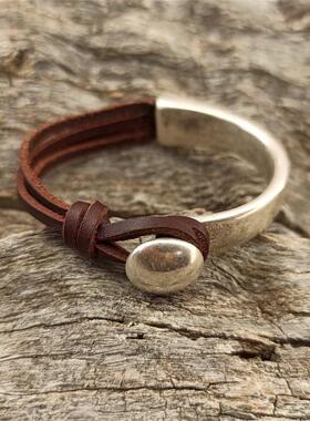 Independent Pillar Round Acrylic Alloy Bracelet Simple Versa