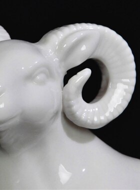 热销推存陶瓷生肖羊摆件工艺品招财白色羊家居装饰品瓷器礼品包邮