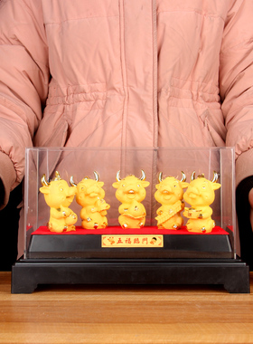 绒金色五福临门牛摆件送礼盒 华尔街牛 五福牛摆件