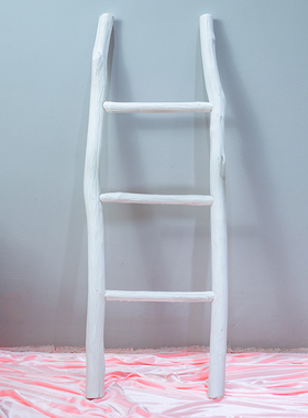 复古干树枝北欧装饰梯子木棍梯形落地挂美式实木楼梯拍摄陈列道具