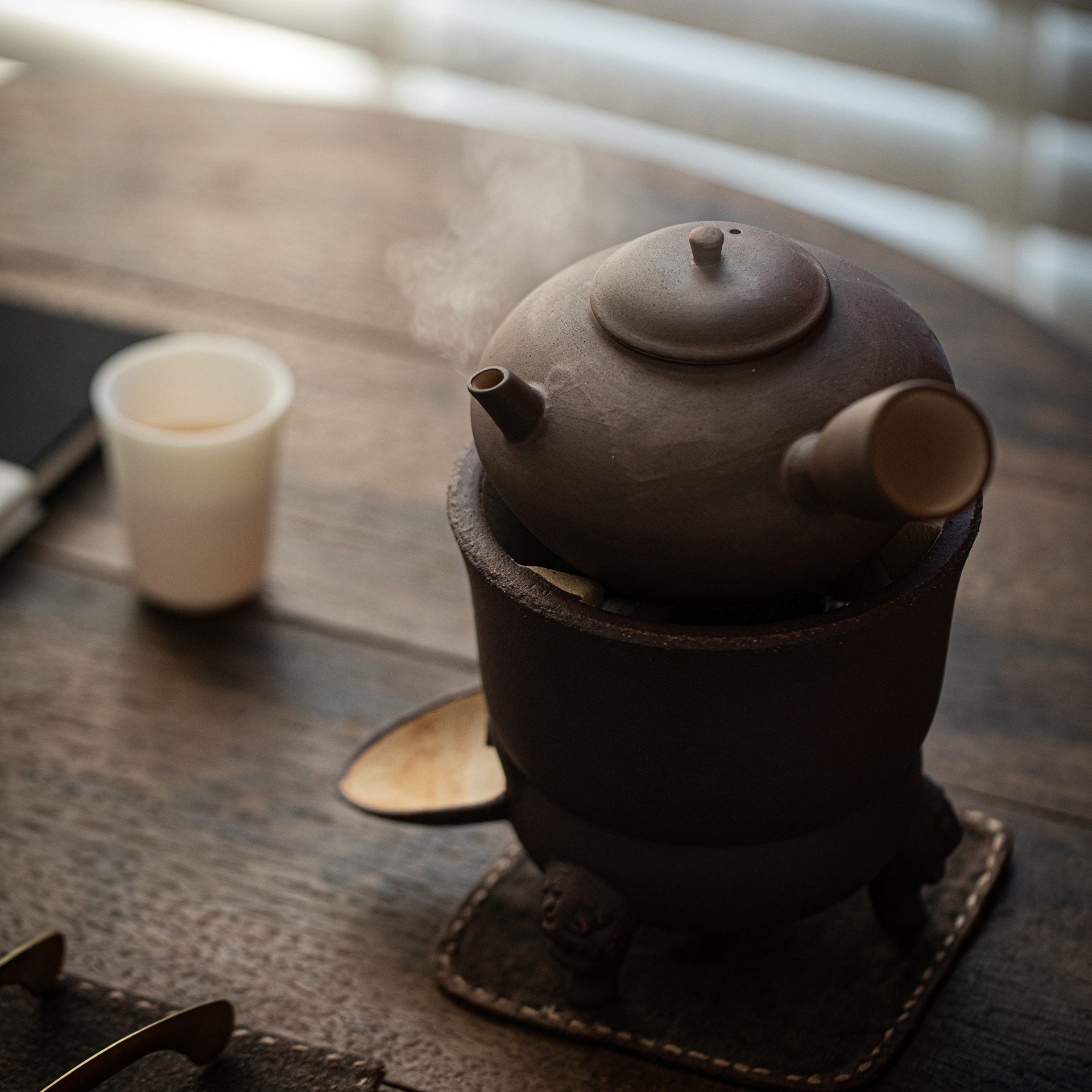 Moji antique three-legged wind stove and tea making set