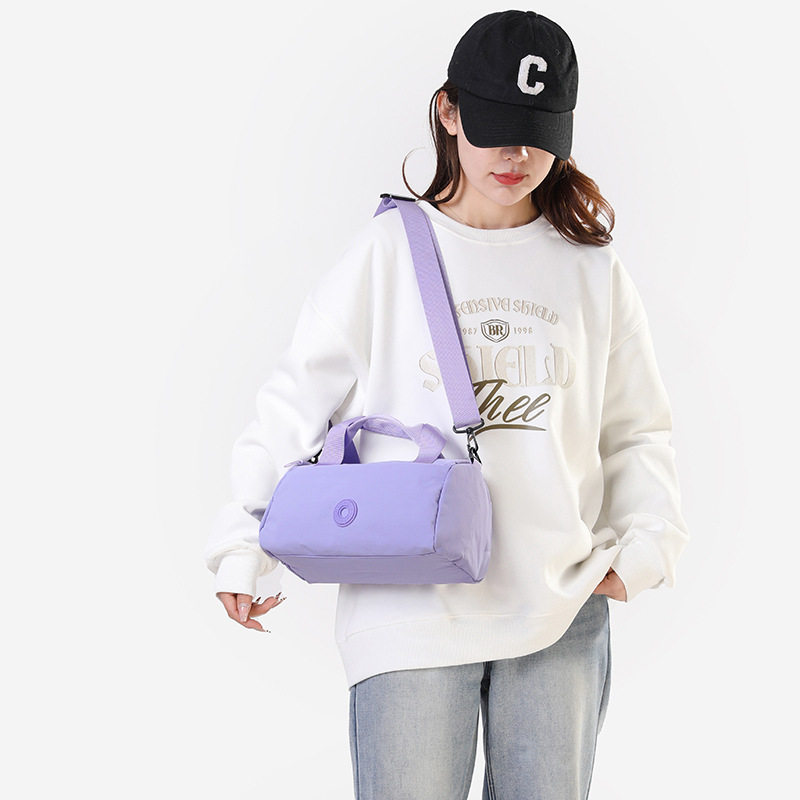 Fashionable lightweight small sports bag outdoor leisure travel crossbody bag large capacity yoga training handbag