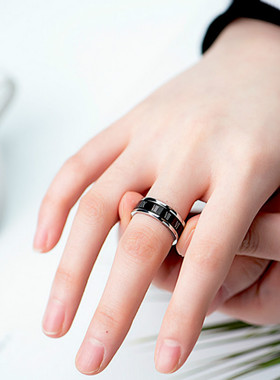 罗马数字可转动钛钢戒指