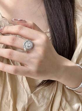 复古宫廷风银色拉丝满钻锆石戒指