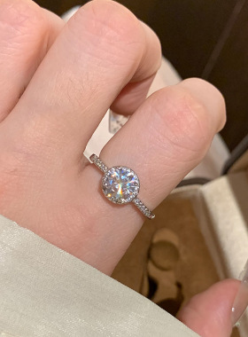 爆闪莫桑钻石女小众开口素圈戒指