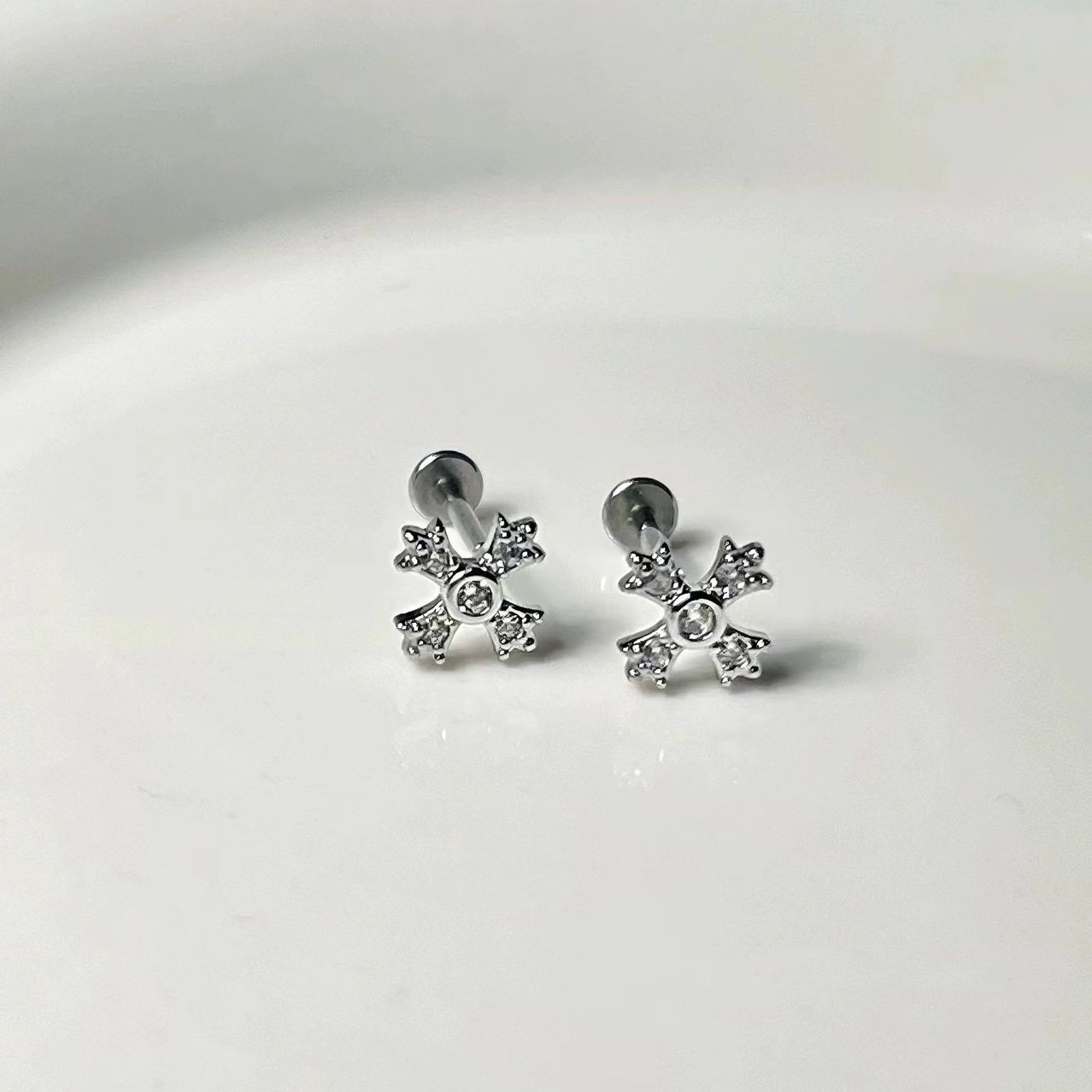 十字架镶钻锆石内牙爆闪唇钉耳骨钉朋克嘻哈男女同款,淘宝优惠券,粉丝福利购,淘宝优惠卷