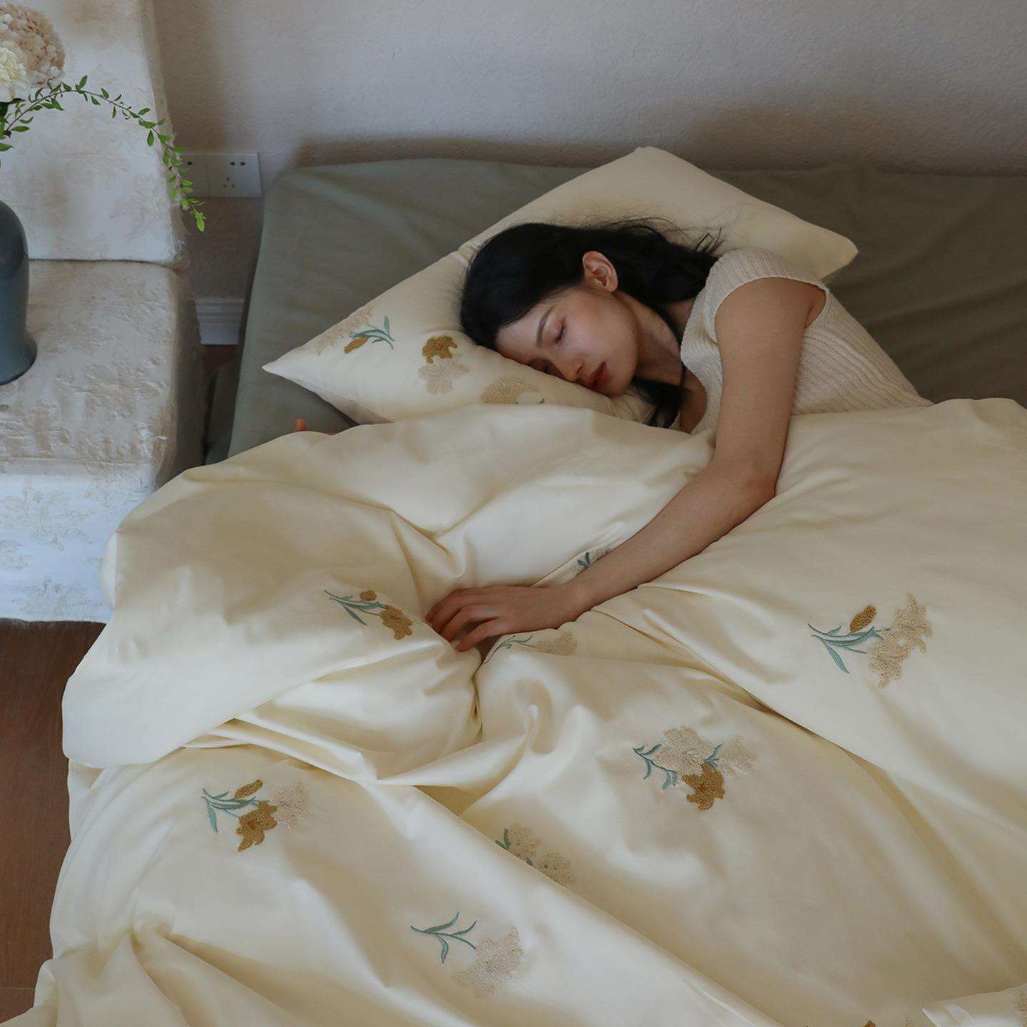 Autumn and winter light luxury and soft 100S pure cotton brushed four-piece set thickened and warm cotton bedding sheets and quilt covers