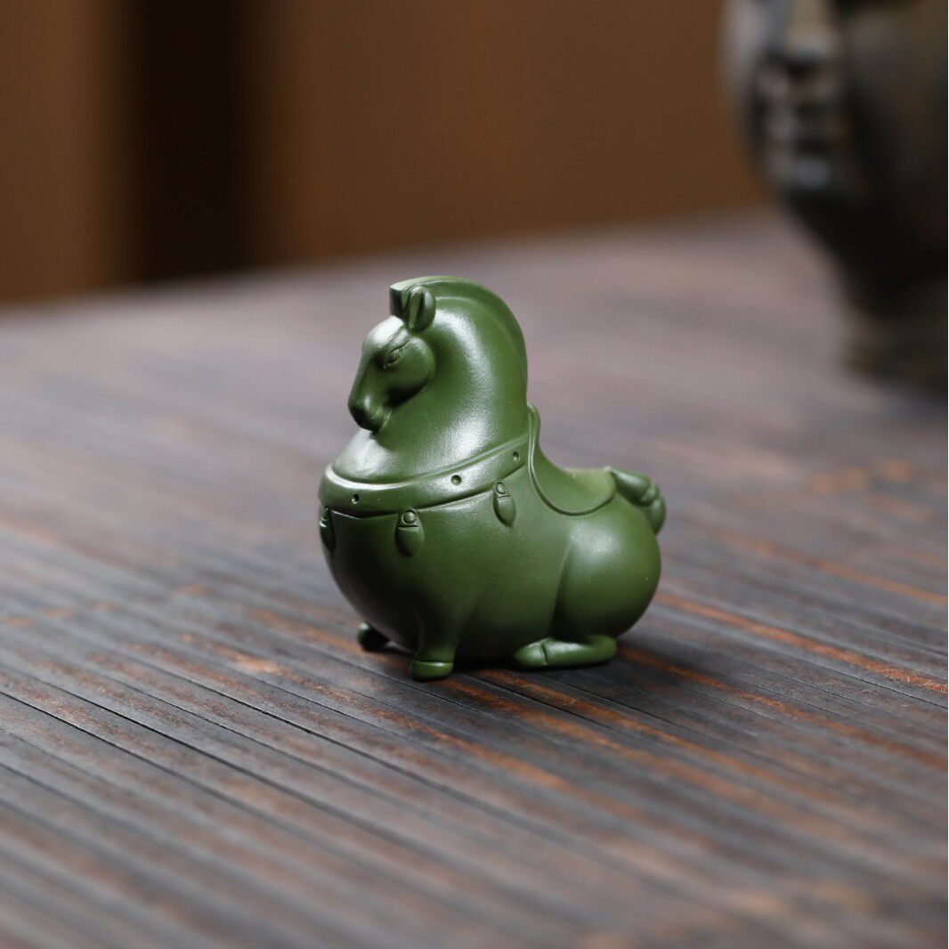 Green horse tea pet Yixing purple clay Tang horse ornaments can raise a lucky horse to success tea set creative handmade tea play
